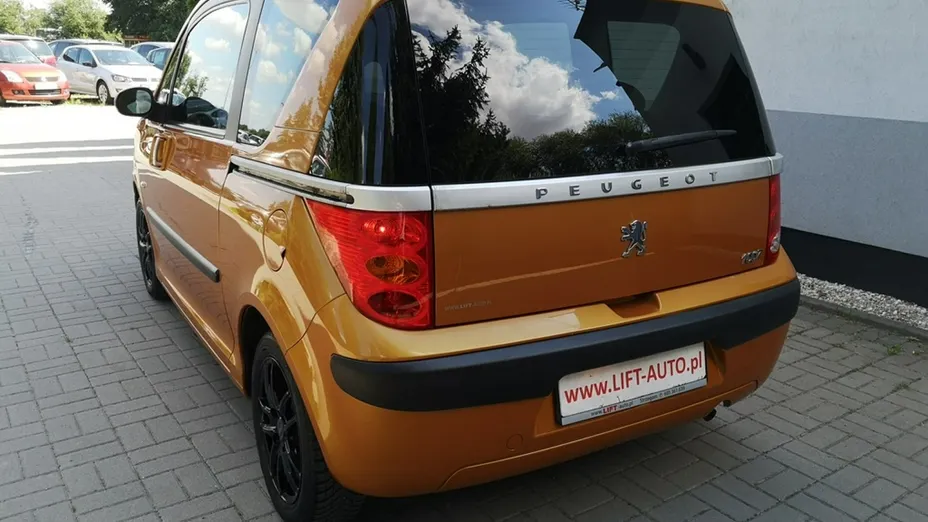 PEUGEOT 1007 -