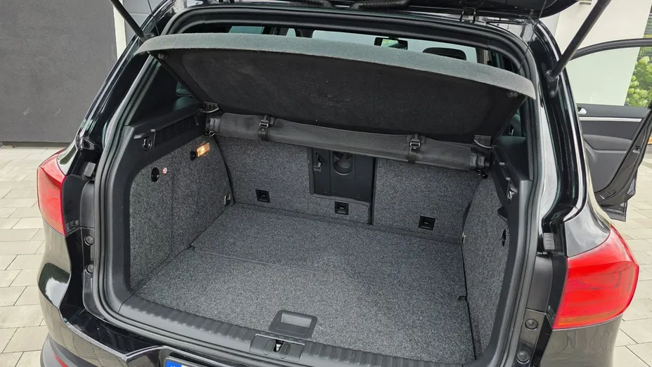 VOLKSWAGEN Tiguan -