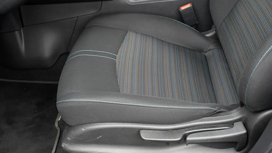 NISSAN Leaf -