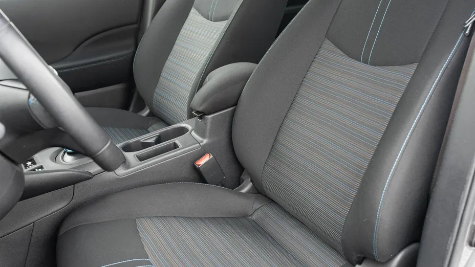 NISSAN Leaf -