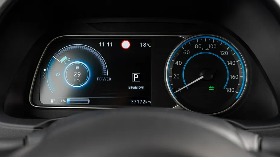 NISSAN Leaf -
