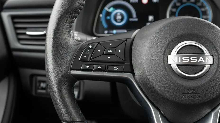 NISSAN Leaf -