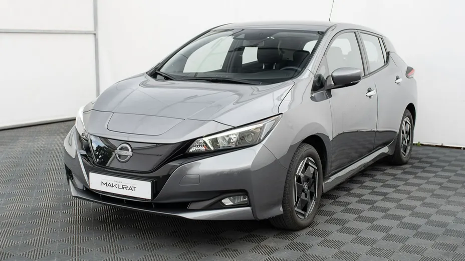 NISSAN Leaf -