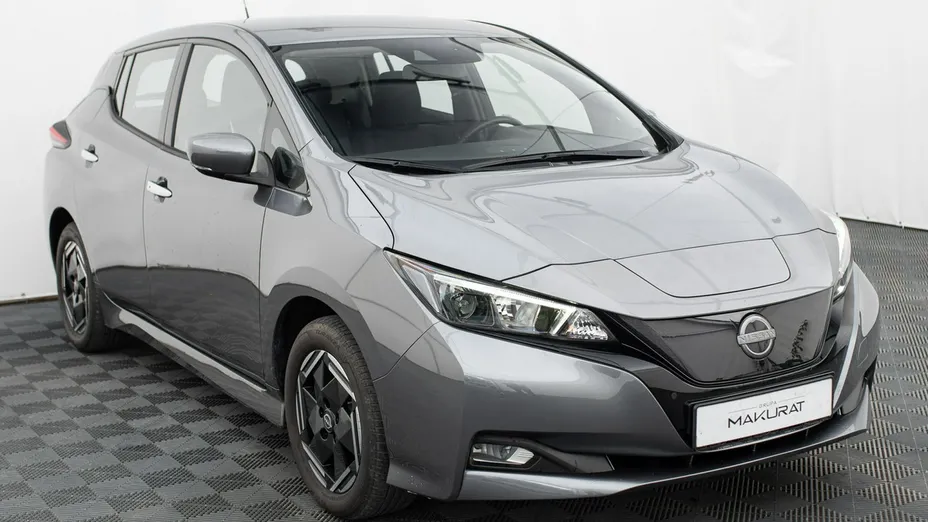 NISSAN Leaf -