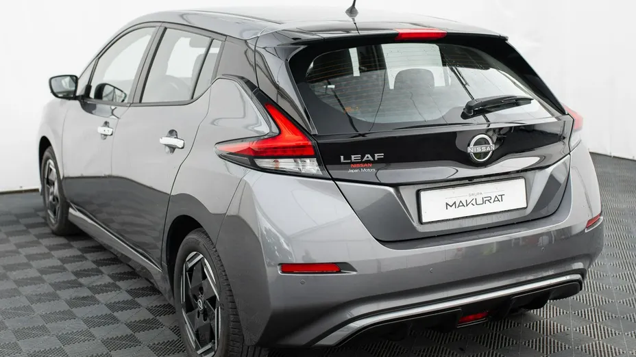 NISSAN Leaf -