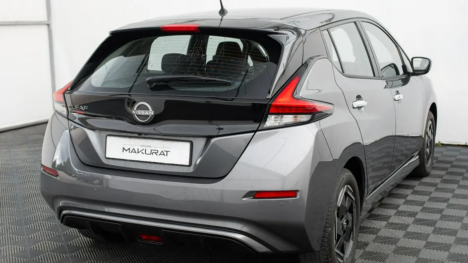 NISSAN Leaf -