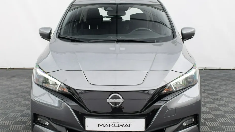 NISSAN Leaf -