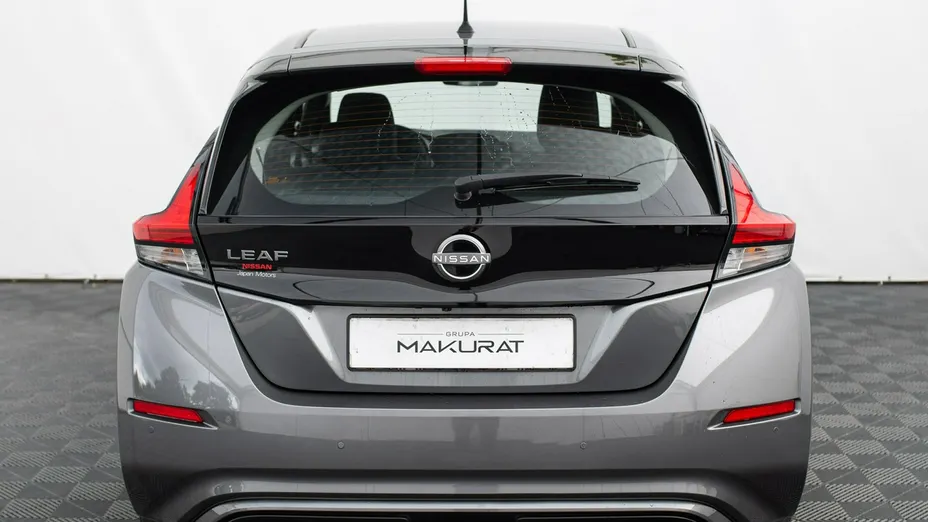 NISSAN Leaf -