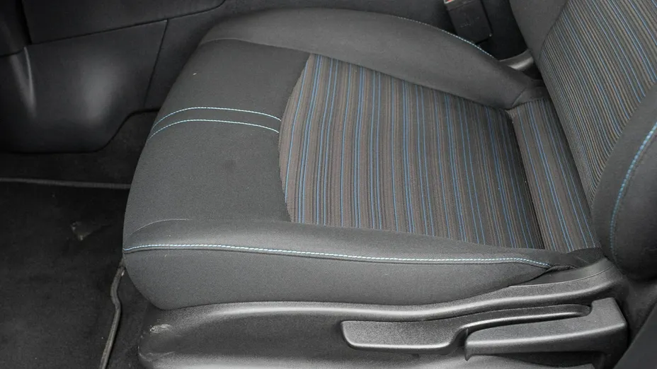 NISSAN Leaf -