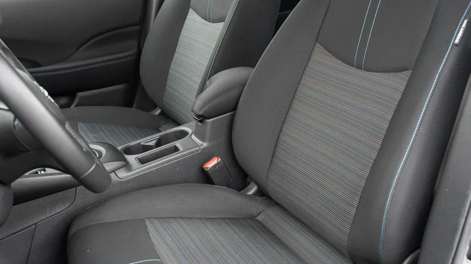 NISSAN Leaf -