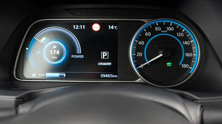 NISSAN Leaf -