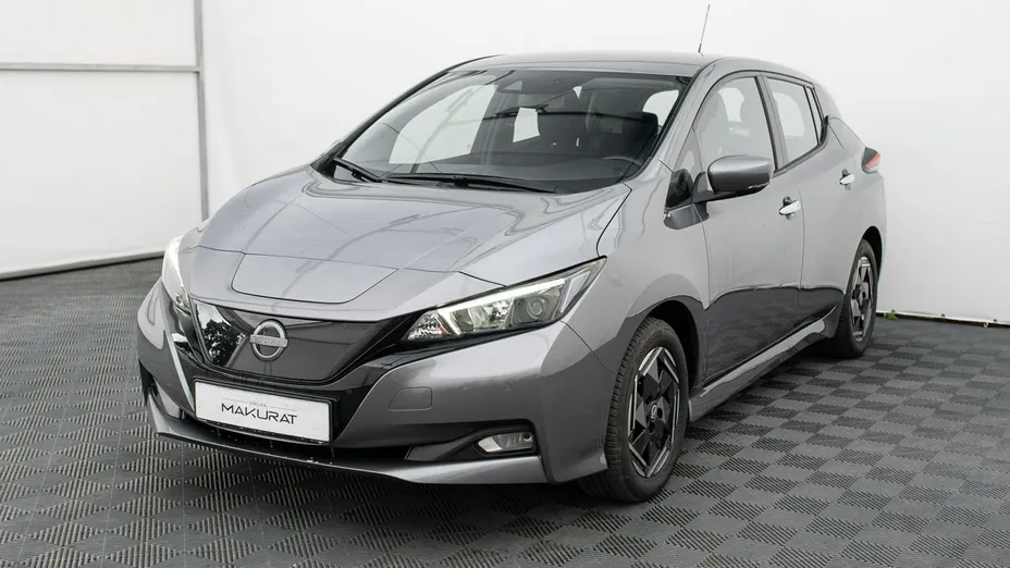 NISSAN Leaf -