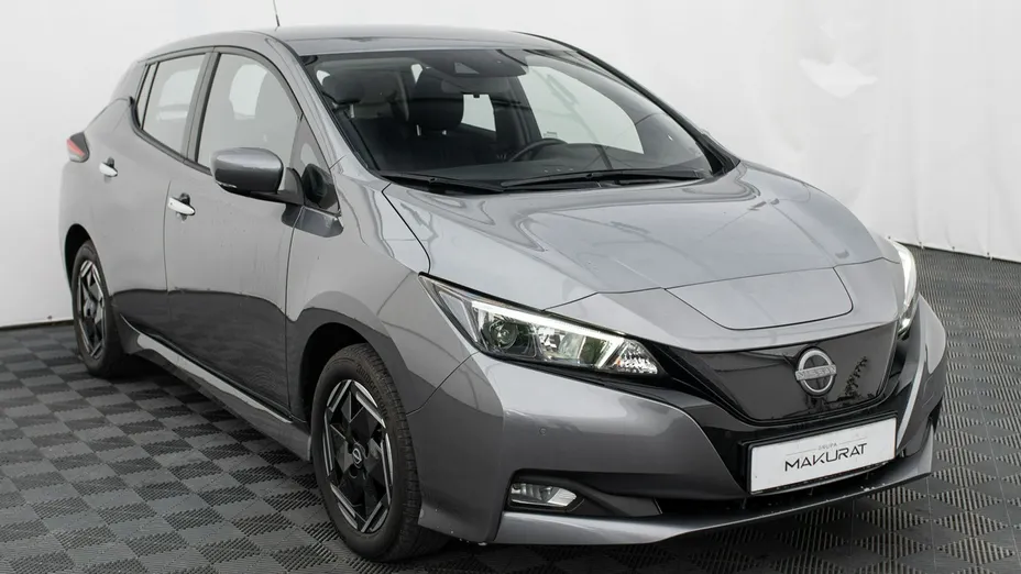 NISSAN Leaf -