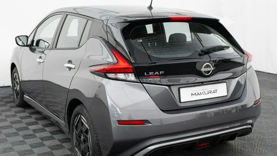 NISSAN Leaf -