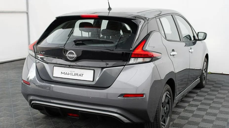 NISSAN Leaf -