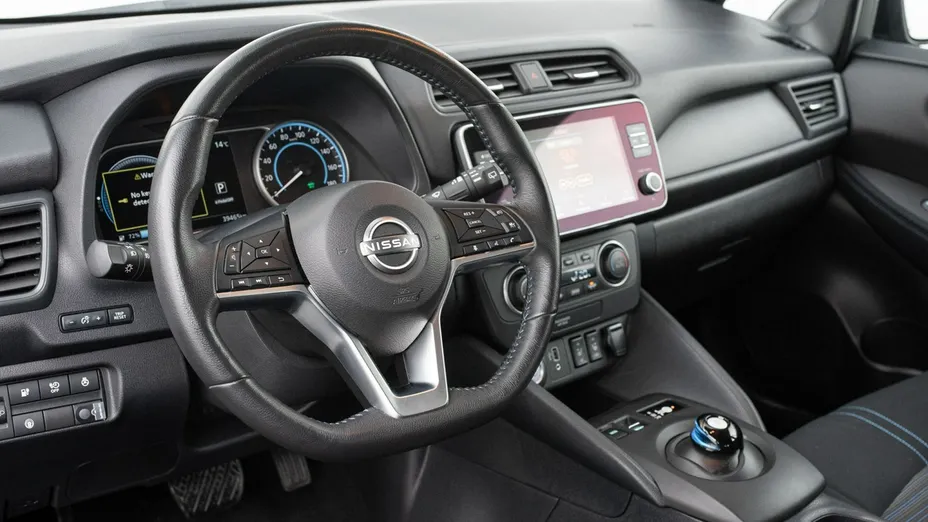 NISSAN Leaf -