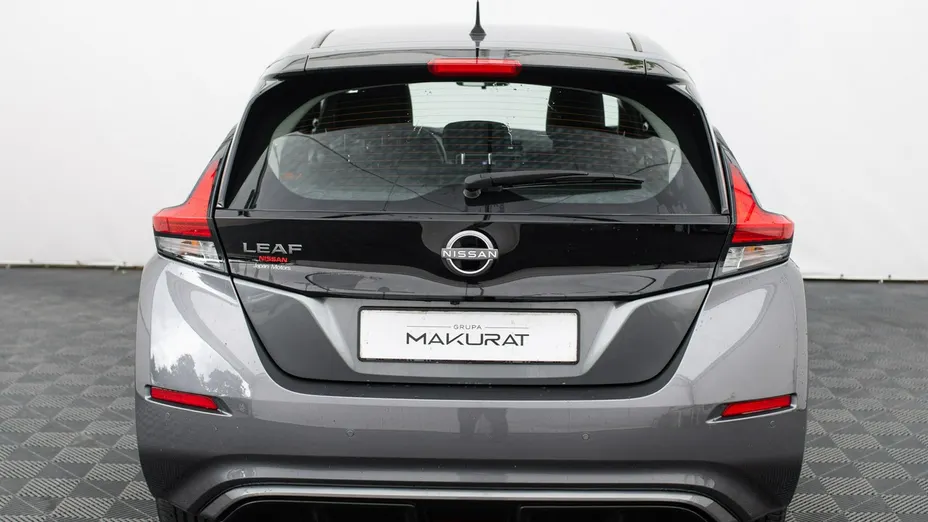 NISSAN Leaf -