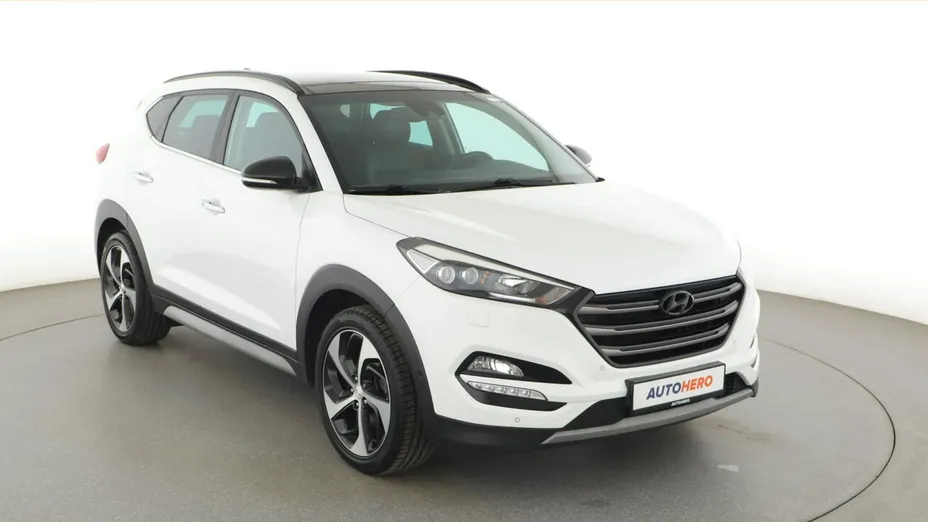 HYUNDAI Tucson -