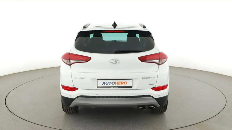 HYUNDAI Tucson -
