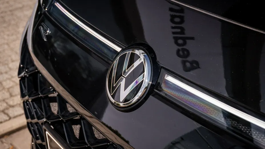 VOLKSWAGEN T-ROC -