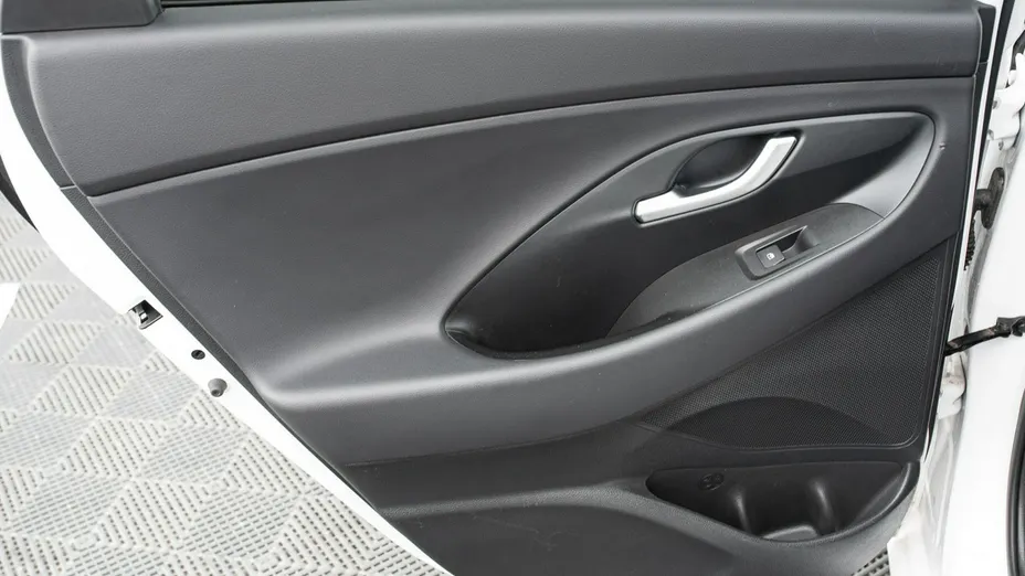 HYUNDAI i30 -