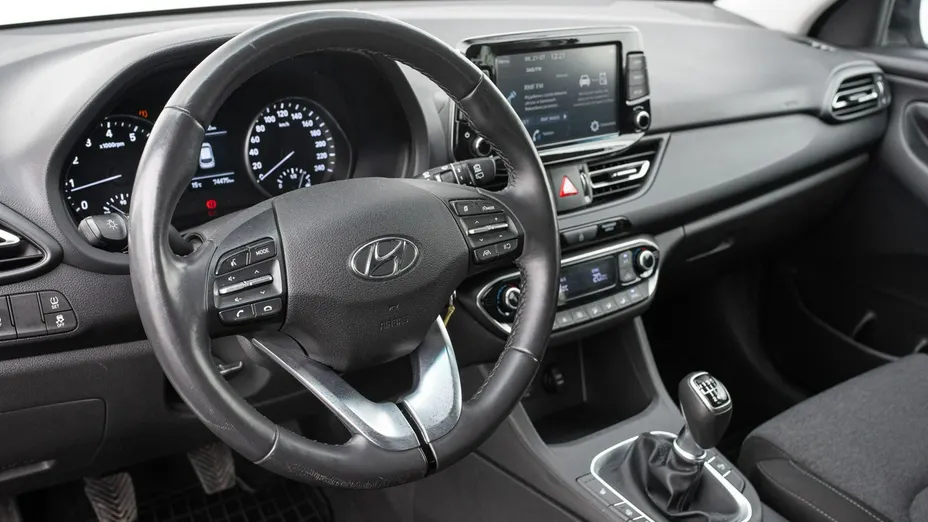HYUNDAI i30 -