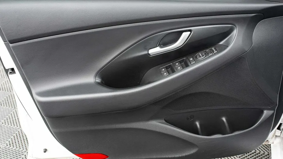 HYUNDAI i30 -