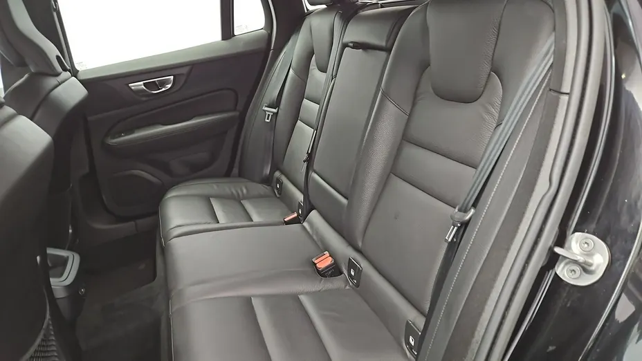 VOLVO V60 -