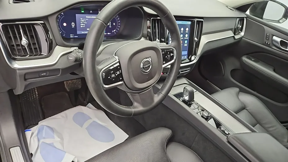 VOLVO V60 -