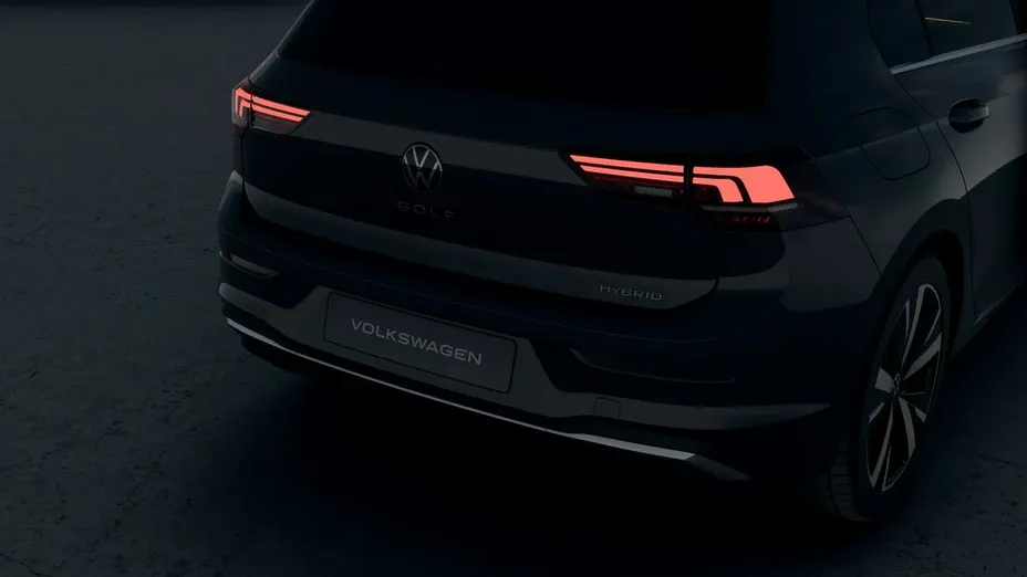 VOLKSWAGEN Golf -