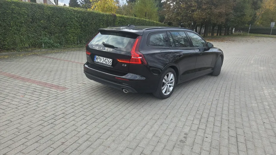 VOLVO V60 -