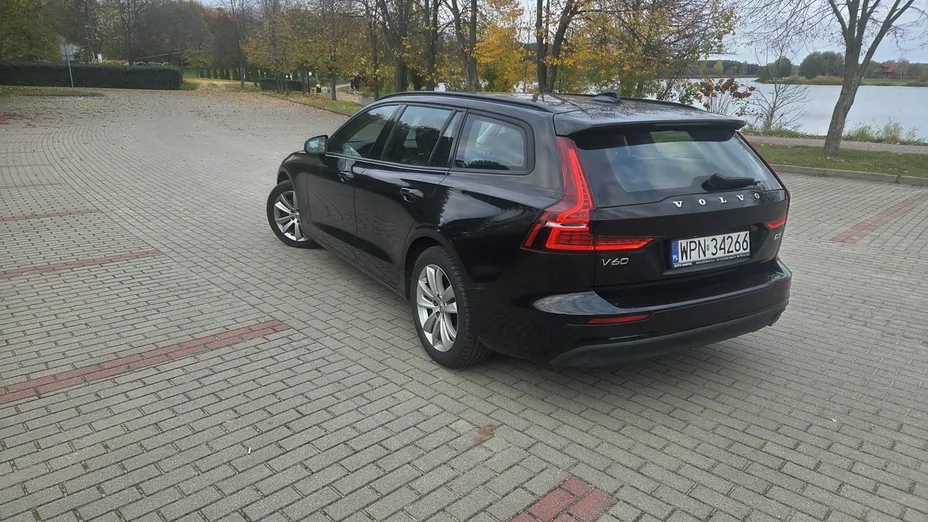 VOLVO V60 -