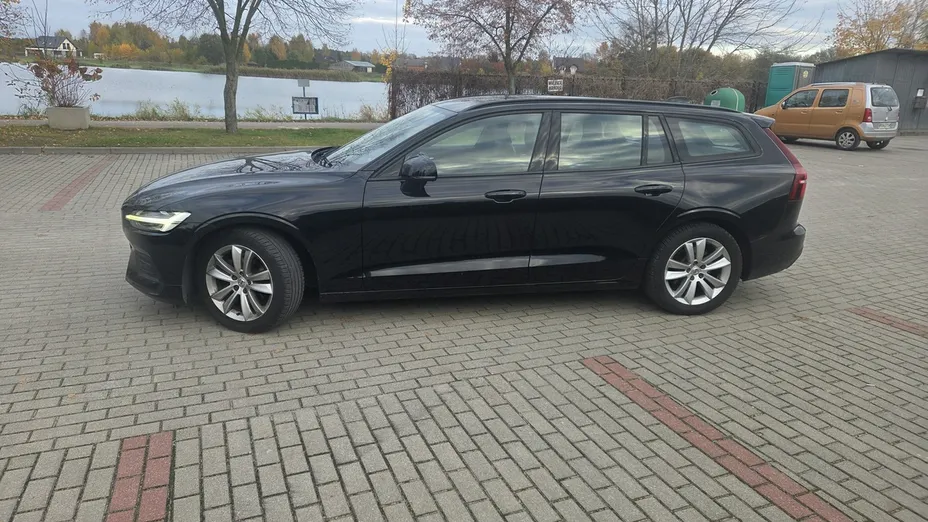 VOLVO V60 -
