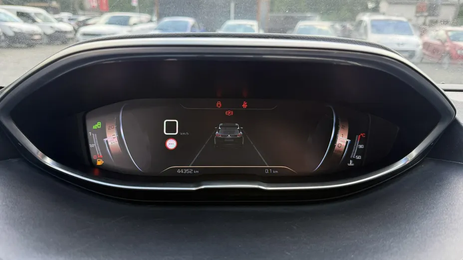 PEUGEOT 3008 -