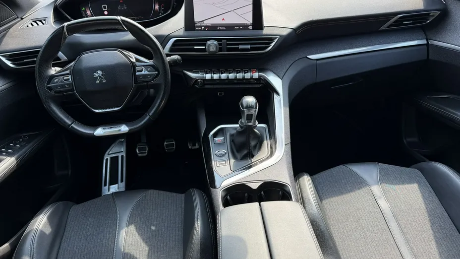 PEUGEOT 3008 -