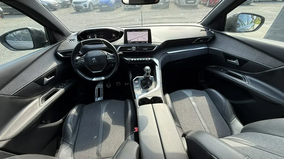 PEUGEOT 3008 -