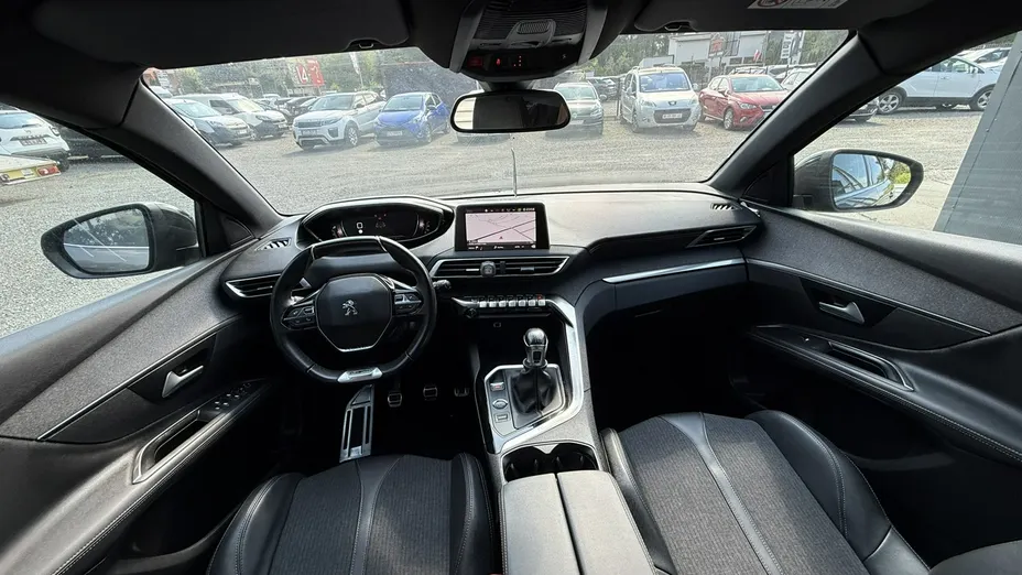 PEUGEOT 3008 -