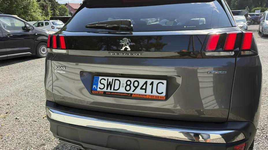 PEUGEOT 3008 -