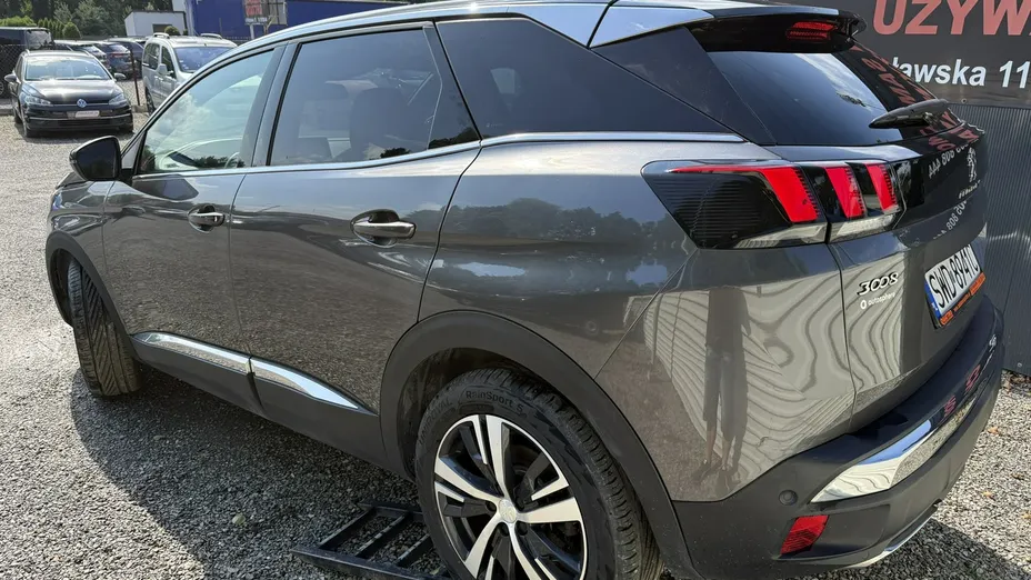 PEUGEOT 3008 -
