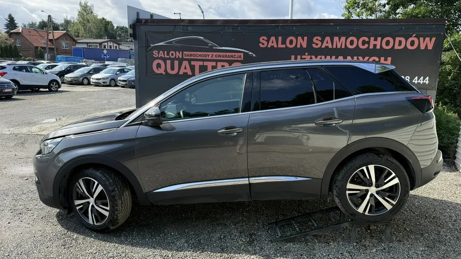 PEUGEOT 3008 -