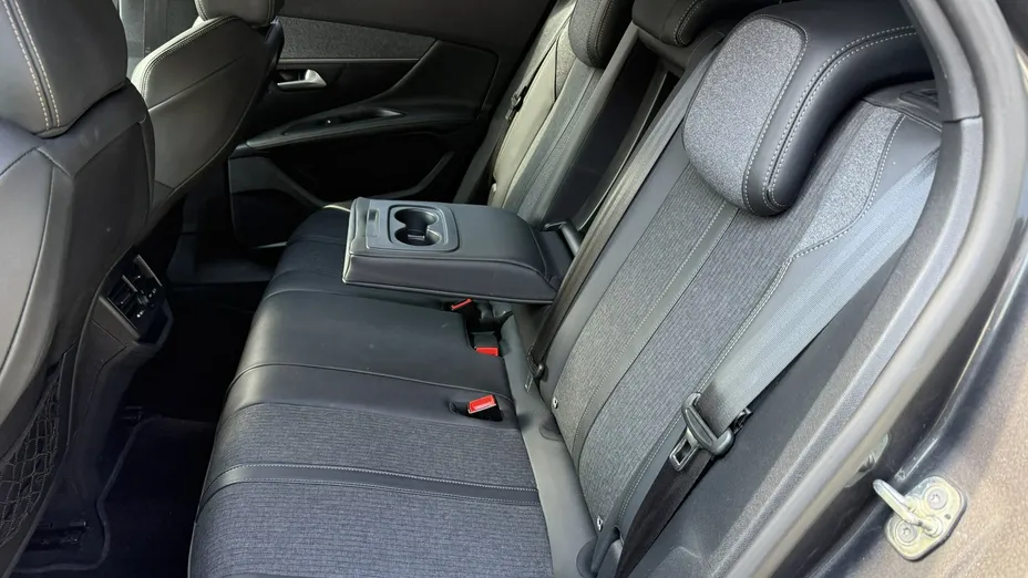 PEUGEOT 3008 -