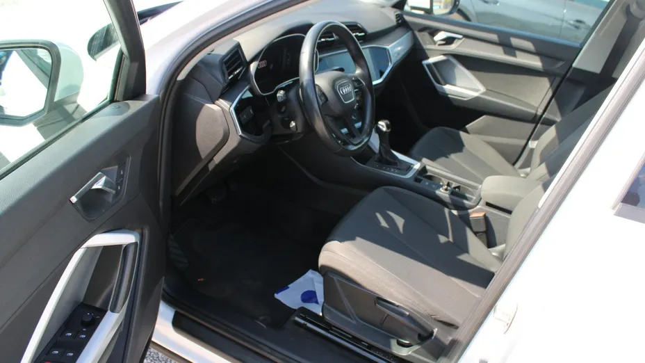 AUDI Q3 -
