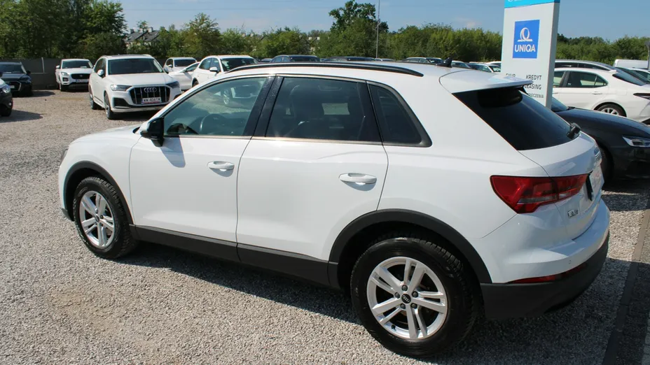 AUDI Q3 -