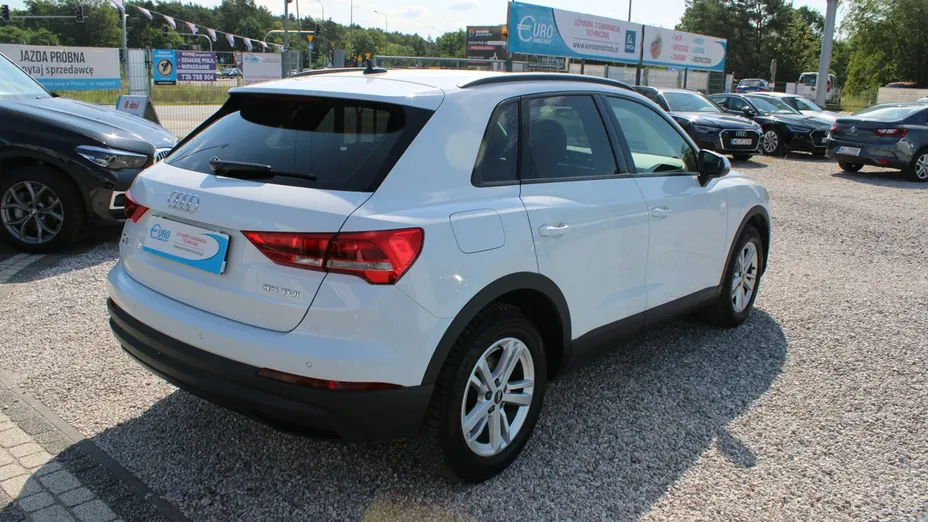 AUDI Q3 -