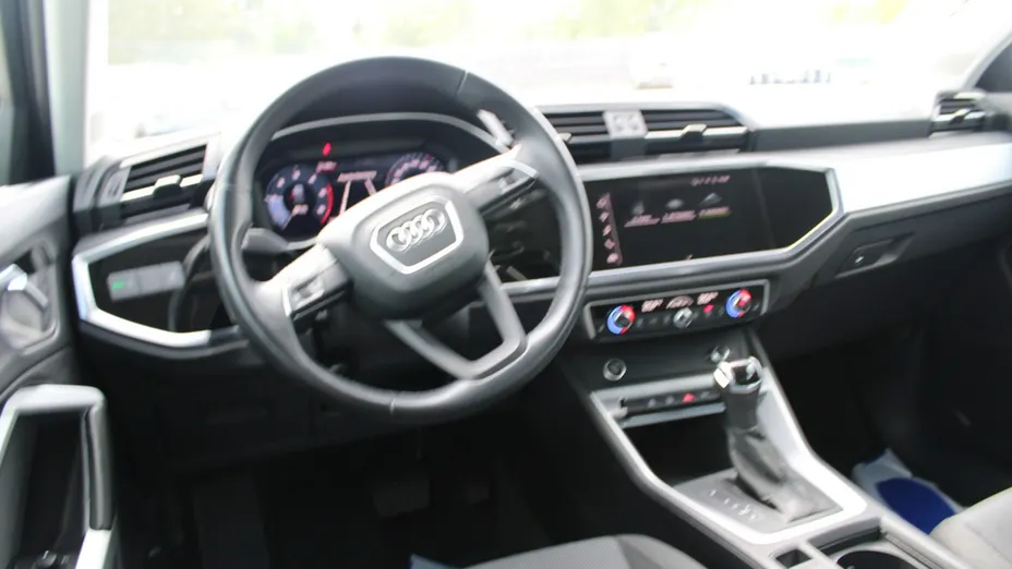 AUDI Q3 -