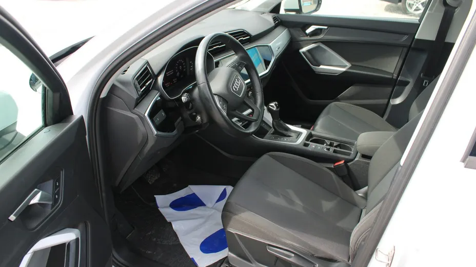 AUDI Q3 -