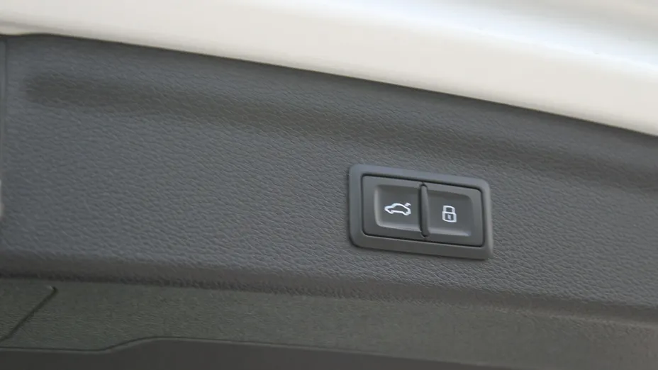 AUDI Q3 -