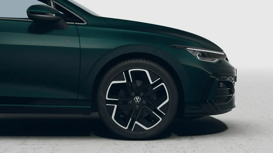 VOLKSWAGEN Golf -