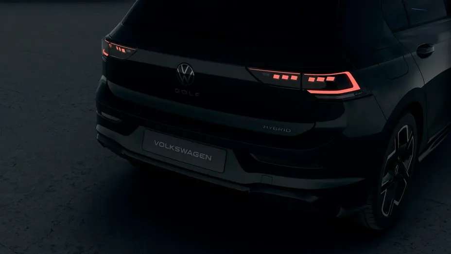 VOLKSWAGEN Golf -