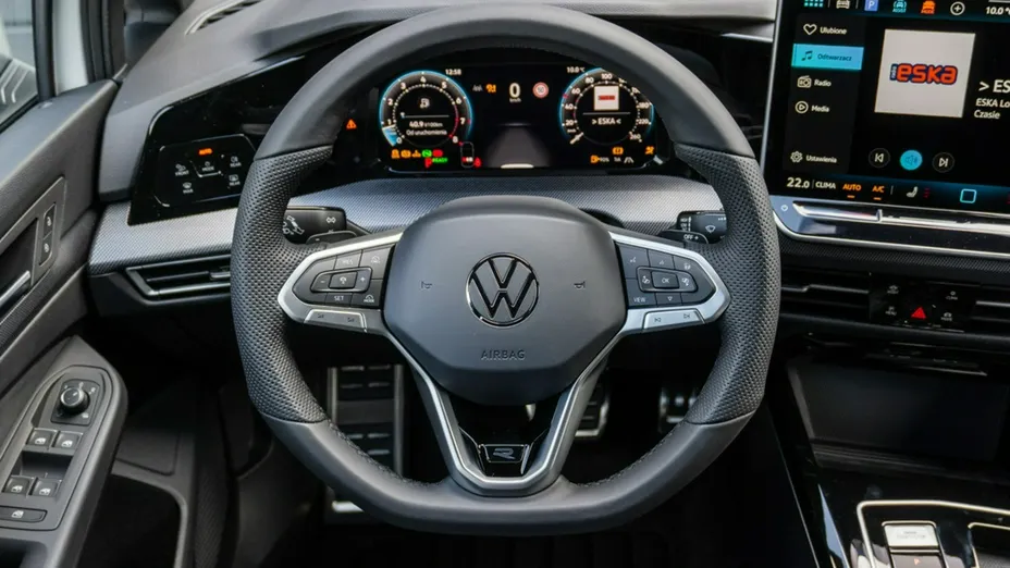 VOLKSWAGEN Golf -
